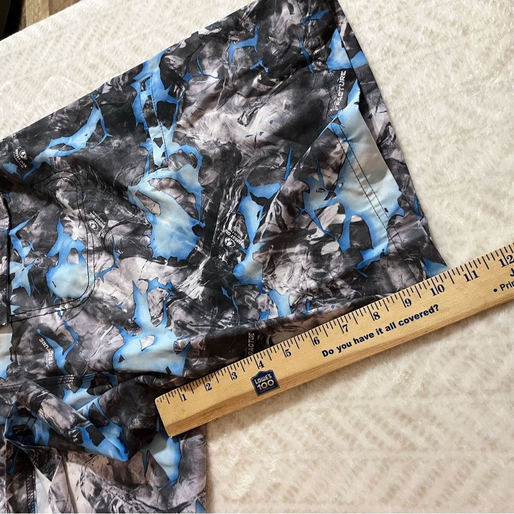 HUK fishing Gear Blue and Gray Patterned Shorts 38 - Picture 5 of 5